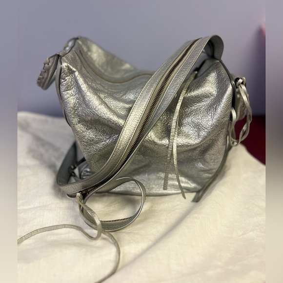 BALENCIAGA METALLIC SILVER BAG LIKE NEW - Picture 2 of 6